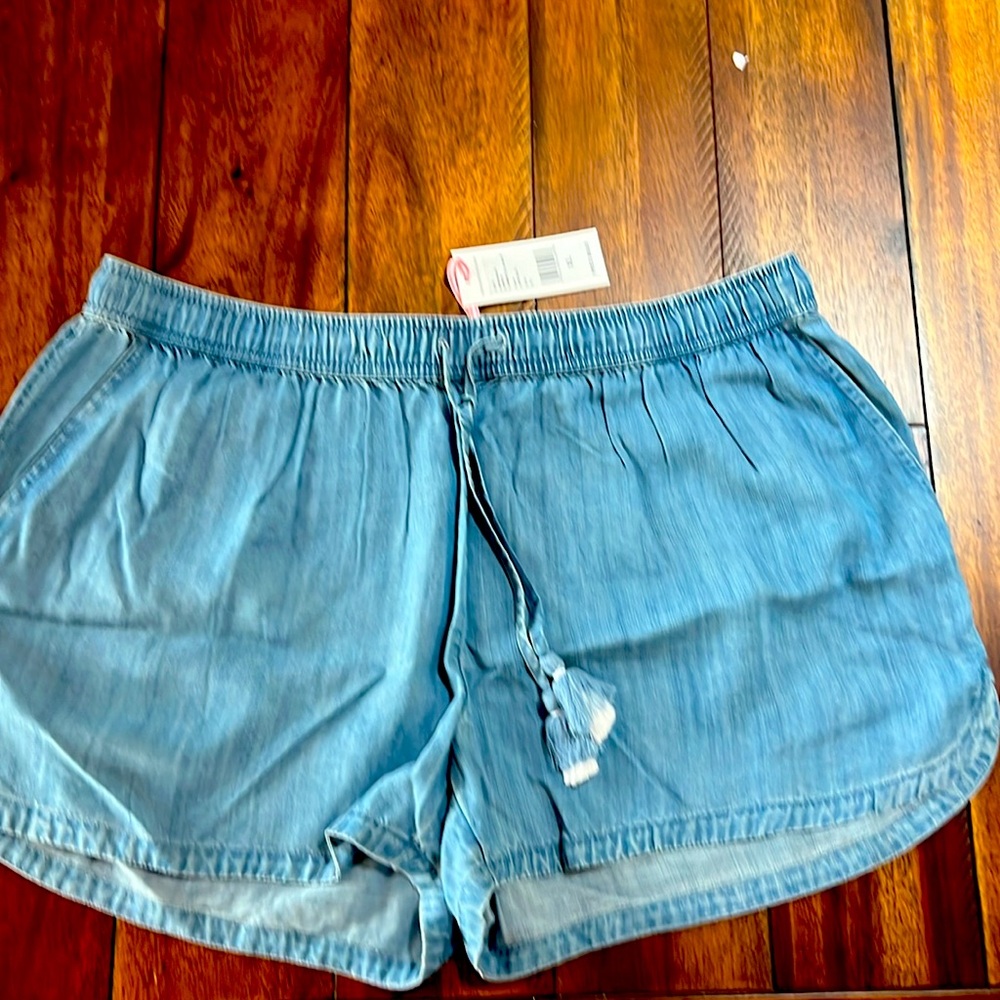 Vineyard Vines NWT chambray shorts size XL